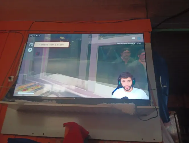 Vende se uma tv de 50 polegadas