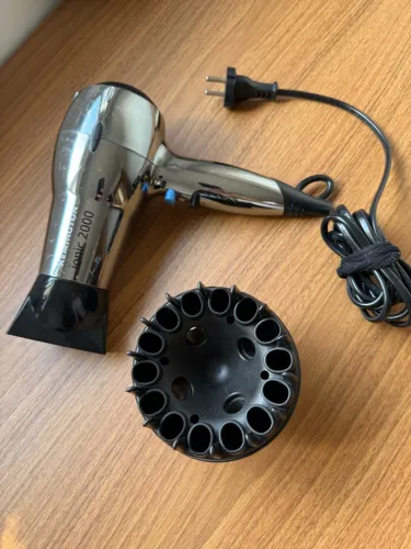 Secador de cabelo Remington Ionic 2000, modelo TI-2000.