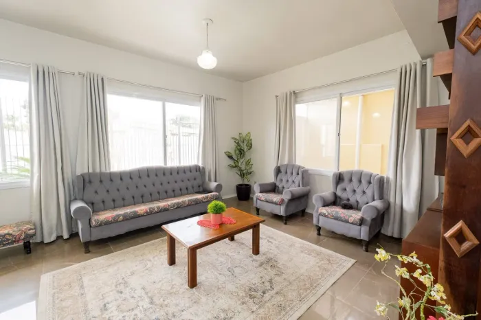 Casa à venda no Laranjal, com 172m², 3 quartos, 3 banheiros, 4 vagas, espaço gourmet, chur