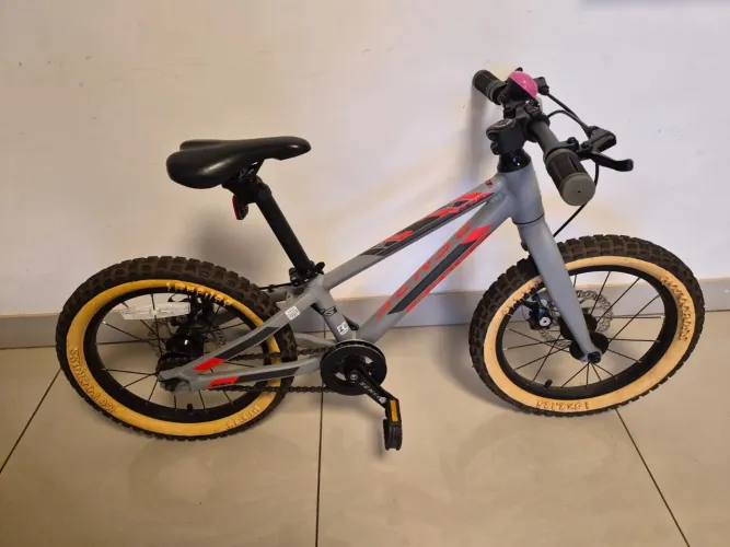 Bicicleta sense mb16 novíssima
