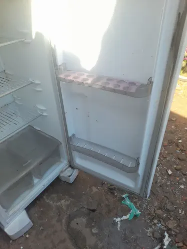 Geladeira Esmaltec
