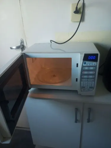 Microondas semi novo