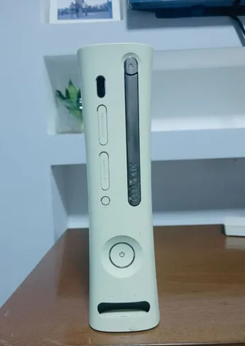 Super oferta X-box 360 slim branco original.