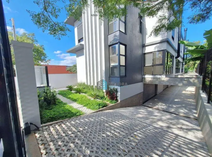 Casa à Venda em Condomínio Fechado no Santa Mônica, Florianópolis !!