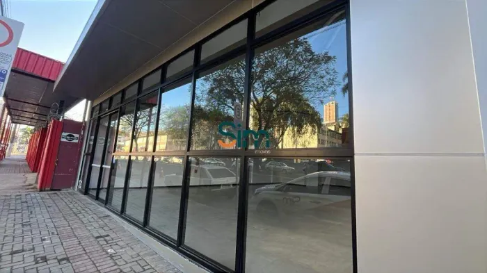 Sala comercial de frente no Centro de Chapecó 180 m² 2 banheiros