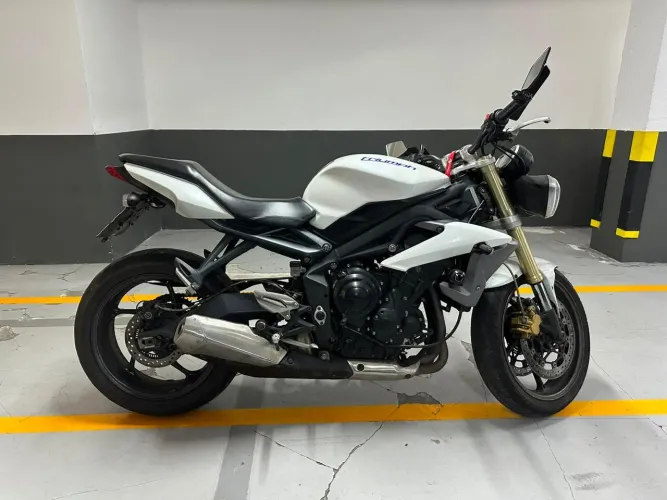 Street triple 675 / 2014 Td. Ok em dia 