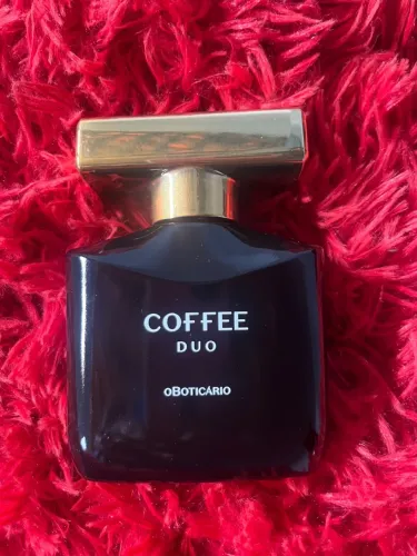 Vendo esse perfume do Boticário novo só tirei da caixa pra experimentar