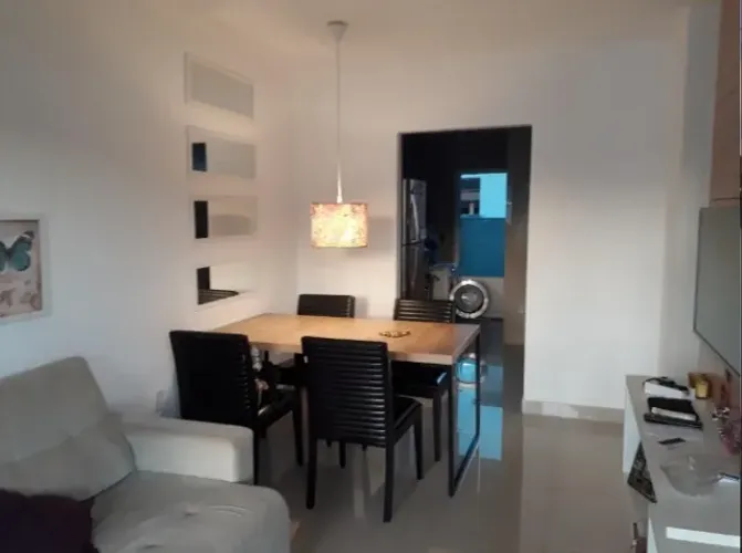 Casa Condomínio Fechado, Parnamirim, 2 quartos e com energia solar.