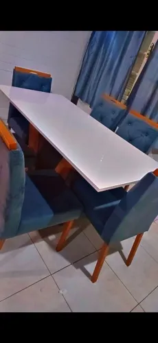 Vendo mesa Espanha 6 cadeiras em perfeito estado, poucos meses de uso..