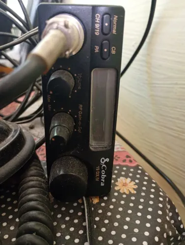 Rádio Px Cobra 19 DX IV com 2 antenas