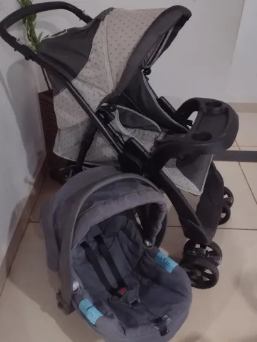 Carrinho+ bebê conforto 