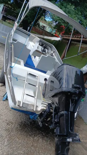 Vendo lancha 18 pés 