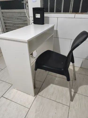 Mesa escritório com cadeira 