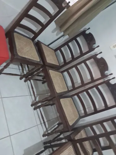 Móveis cadeiras  80 00 reais cada  cadeira