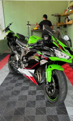Kawasaky ZX- 6R
