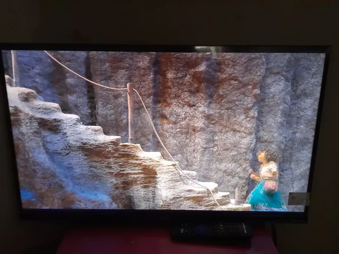 LEIA A DESCRIÇÃO VENDO TV 32 POLEGAS SMART 