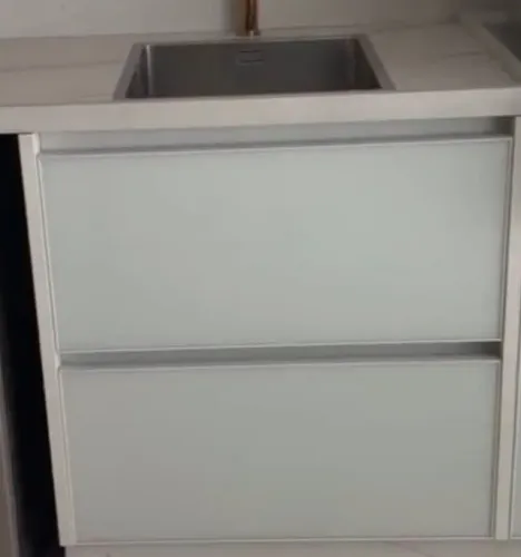 Armário projetado de cozinha