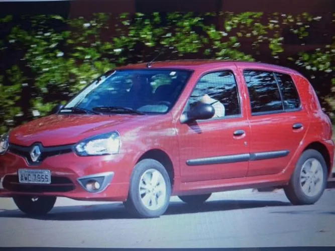 Clio hatch 2015 para retirada de peças