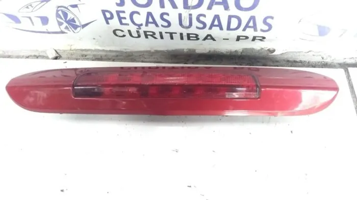 Terceira luz do freio Black light Nissan tiida Heact