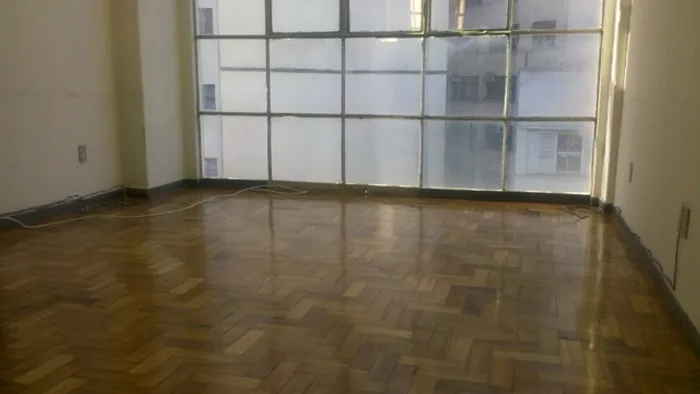 Excelente sala no Centro 