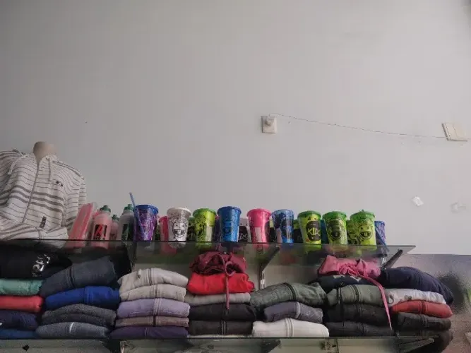 Vendo moletons diversas grifes originais em atacado e varejo com 50 % de desconto ! 