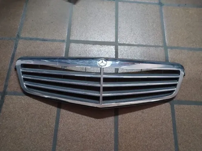 Grade Mercedes C180 C200 w204 2008 2009 2010 2011 Com detalhe