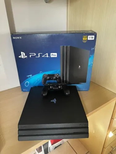 PS4 Pro 4k 1TB aceito seu usado de entrada