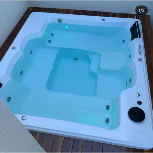 Ana: Spa de 6 lugares, acompanha 11 jatos de Hidromassagem 