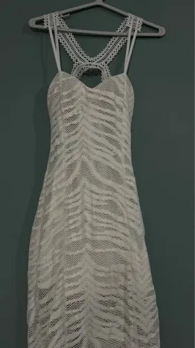 Vestido branco de renda