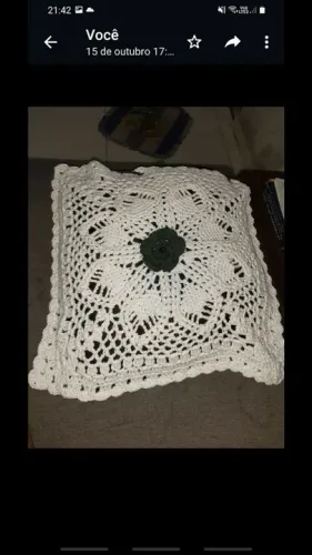 Capa de Almofada de crochê branca com flor verde são 2 peças