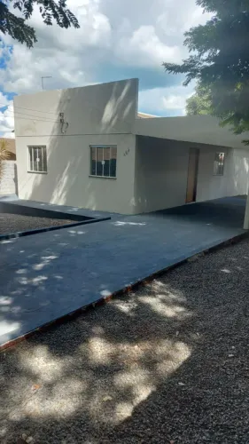 Casa a venda com terreno de 420m, de construção 110m