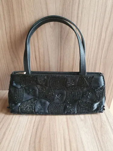 Bolsa de mão bordada