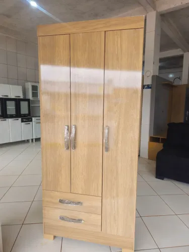 Guarda-Roupa 3 Portas com Gavetas - Novo
