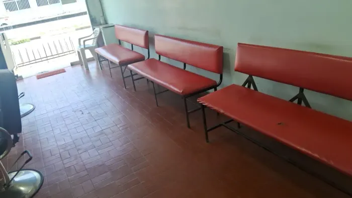 Cadeiras de barbeiro e Banco de espera 