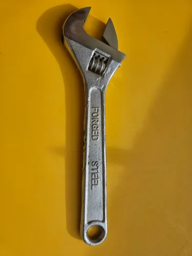 Chave Inglesa Ajustável 200mm -  alta resistência 
