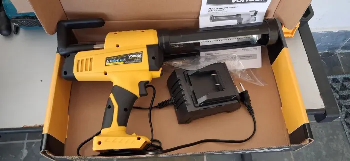 Aplicador de silicone e PU elétrico