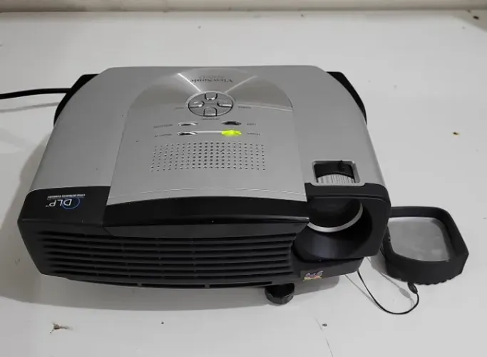 Data Show ViewSonic PJ402D p/ Conserto