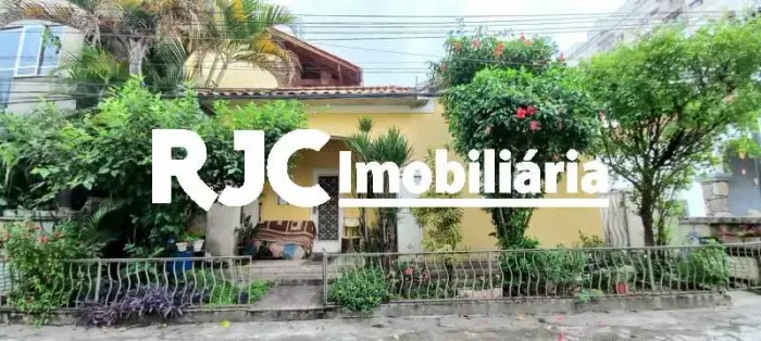 Casa de vila para venda tem 139 metros quadrados com 5 quartos em Vila Isabel - Rio de Jan