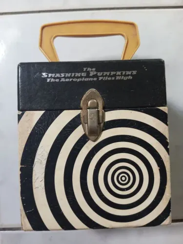 Box set The Smashing Pumpkins - The Aeroplane Files High. Caixa com 5 CDs importados.