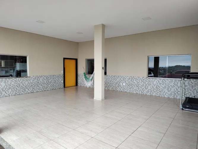 Oportunidade para somente pagamento avista, casa com1550 mil metros quadrados de área util