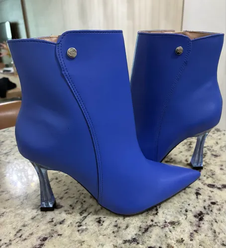 Bota Via Marte Azul nova