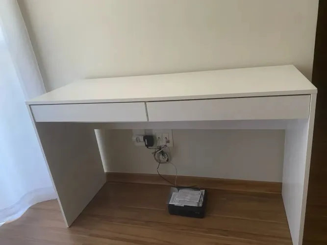 Escrivaninha Branca Moderna com Gavetas