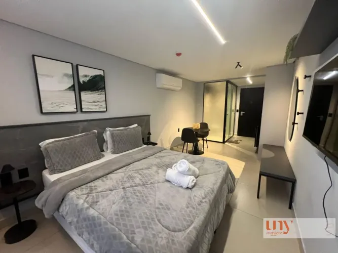 Porteira fechada! Flat novo térreo com 28 m² pé na areia no Jardim Oceania