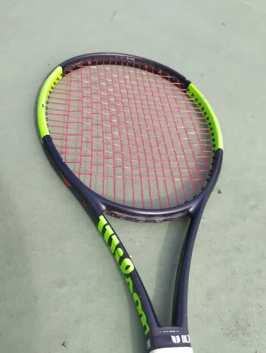 Raquete de Tênis Wilson Blade Junior 26