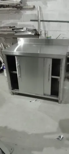Balcão de Aço Inox com Pia Integrada - Design Moderno e Durável