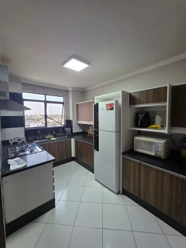 EDIFÍCIO BELL MONT - 4 QUARTOS, 3 SUÍTES, PORTEIRA FECHADA - 233 m² PRIVATIVOS