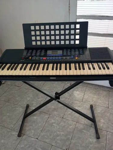 Teclado Yamaha PSR-190