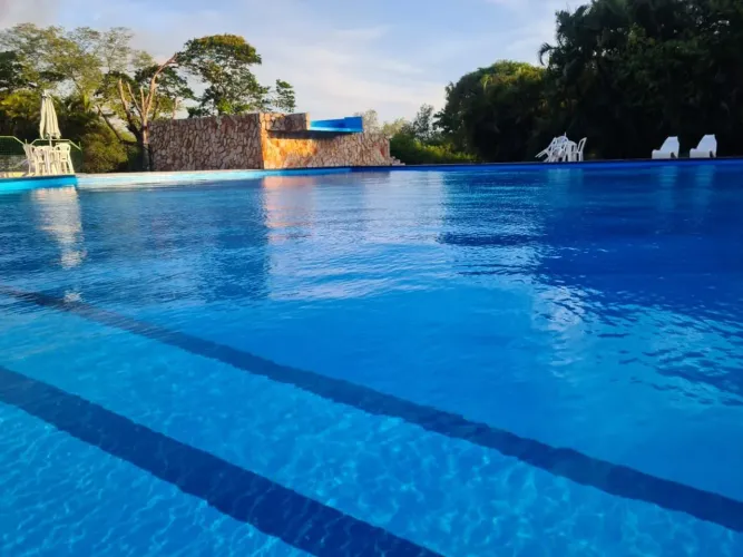 Construção reformas Manutenção e reparos em piscinas de alvenaria