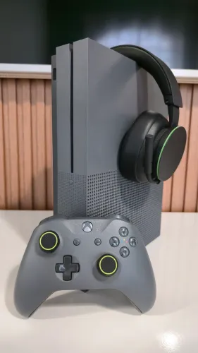 Xbox One S Edição Especial 500GB + Fone Sem fio Original Xbox 