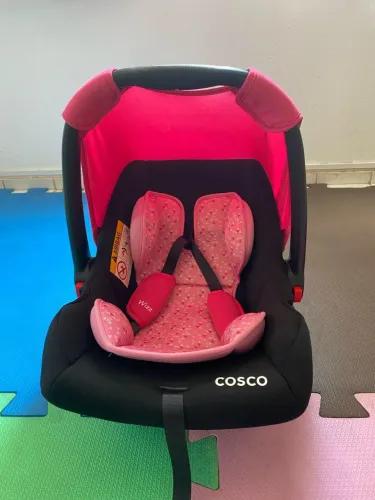 Vendo Berço e Bebê Conforto